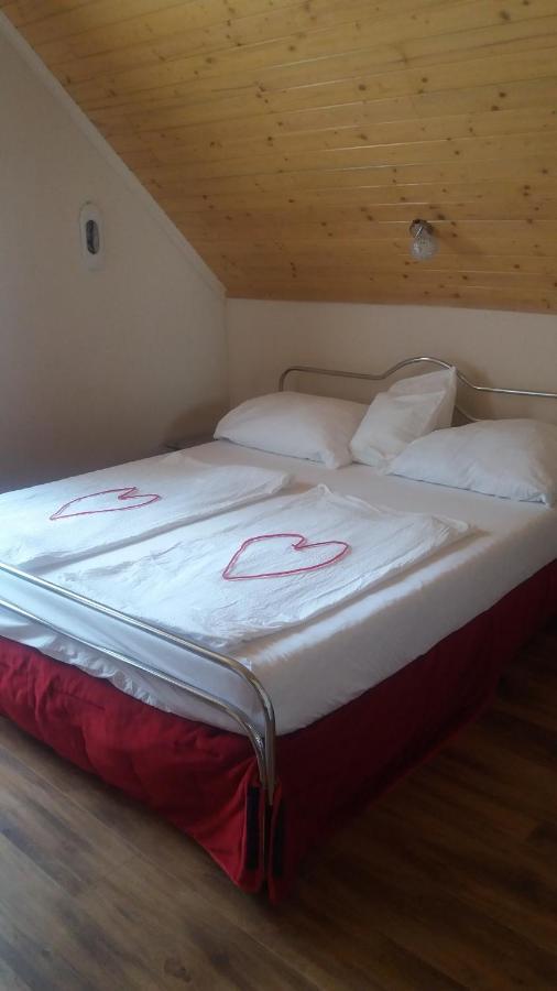 Vakacio Apartman Balatonalmadi Bagian luar foto