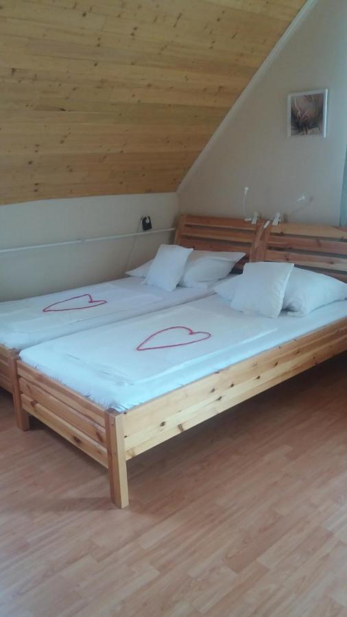 Vakacio Apartman Balatonalmadi Bagian luar foto